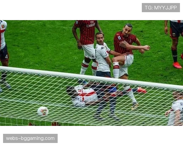 热那亚主场一名球迷因袭击客队大巴被捕,俱乐部或面临空场处罚 热那亚主场一名球迷因袭击客队大巴被捕,俱乐部或面临空场处罚